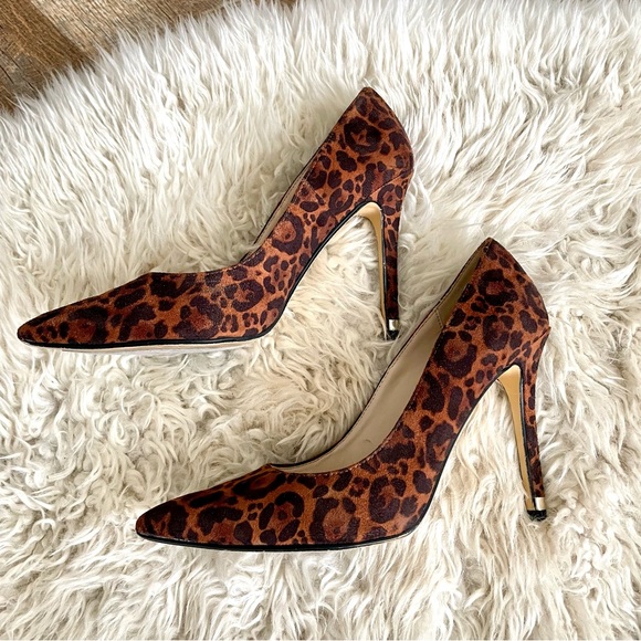 Leopard Print Kardashian Kollection Pointed Heels - Picture 5 of 9